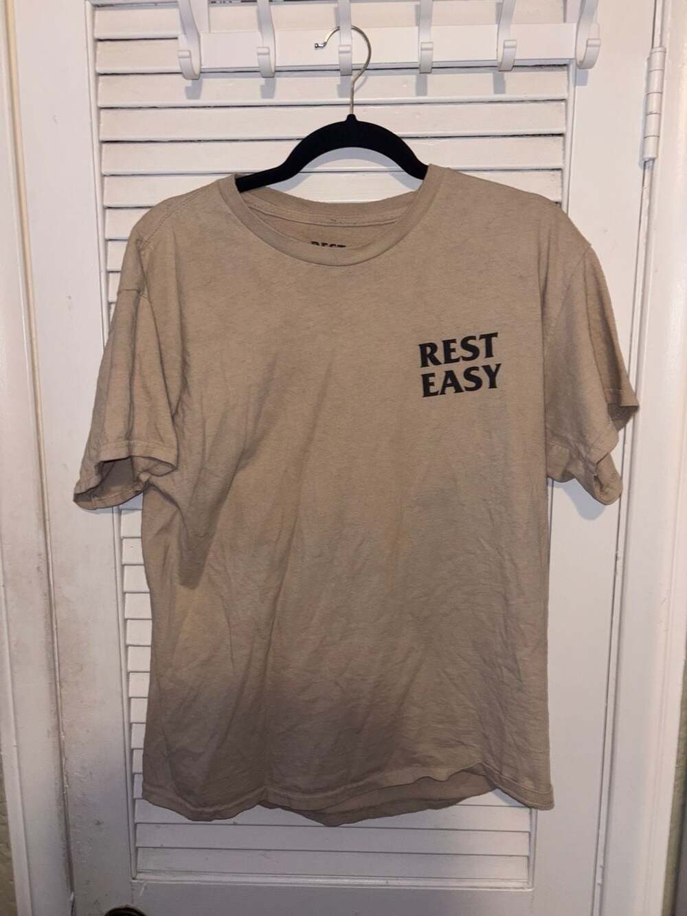 Rest Easy Forget Me Not Skull Rose Graphic T-Shirt Tan Size Large